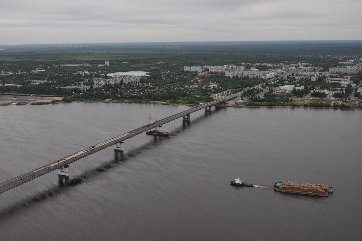 Баркас бороздит просторы беломорья
